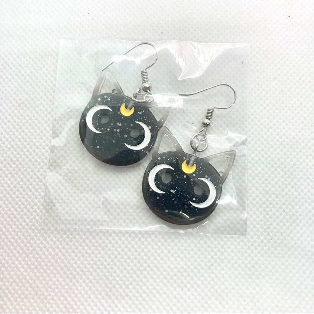 LUNA Resin Black Cat Drop Earrings - Picture 2 of 4